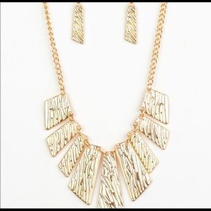 Gold necklace with earrings